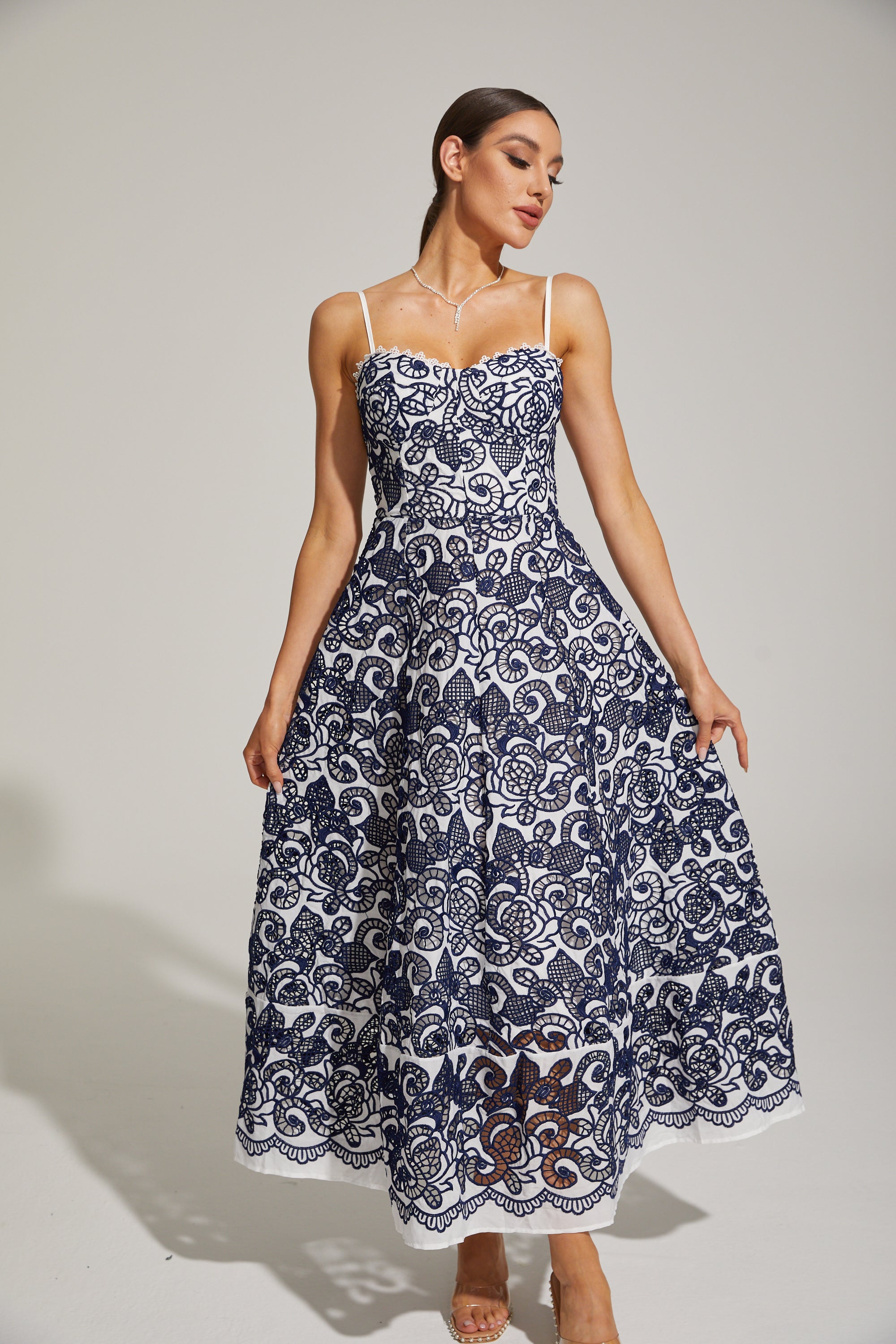 Éloïse Fantasy Lace Midi Dress