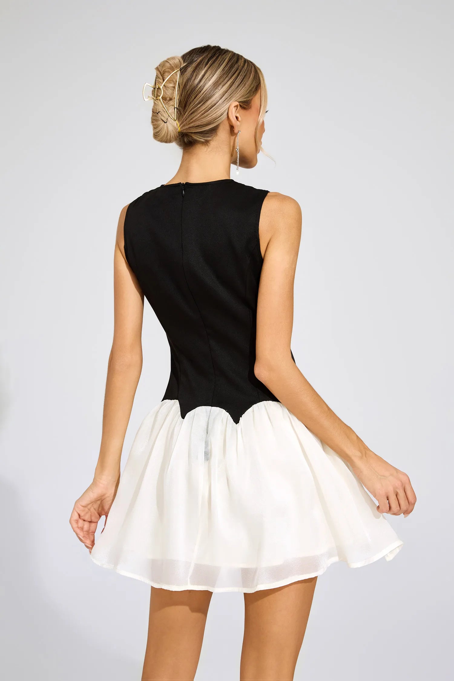 Philine Black Sequins Sleeveless Mini Dress