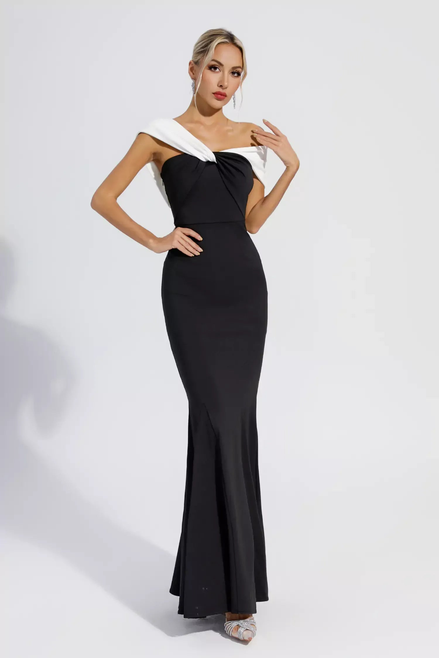 Black Off-Shoulder Mermaid Maxi Dress Black Off-Shoulder Mermaid Maxi Dress