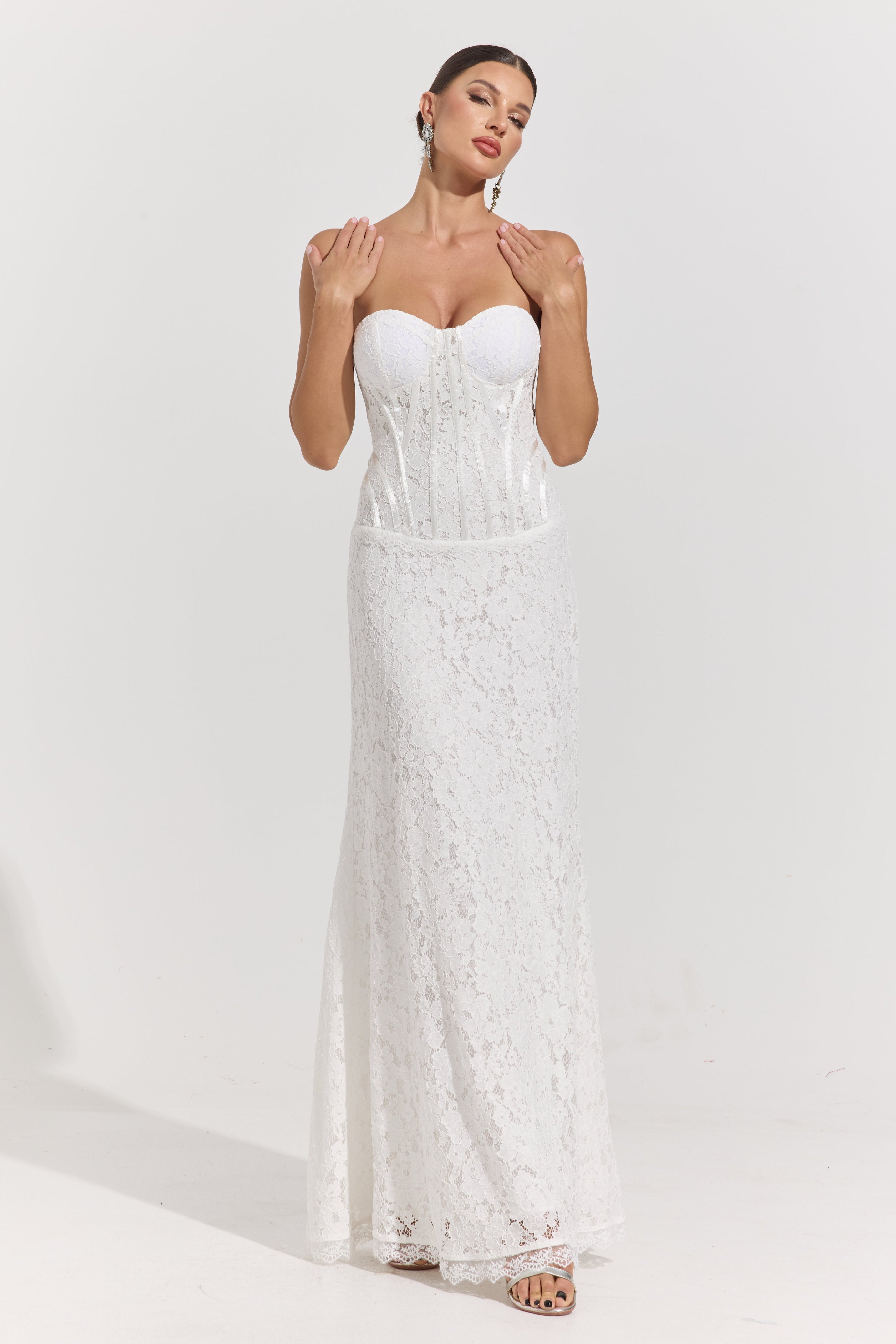Robe longue de mariée corset en dentelle Alayna