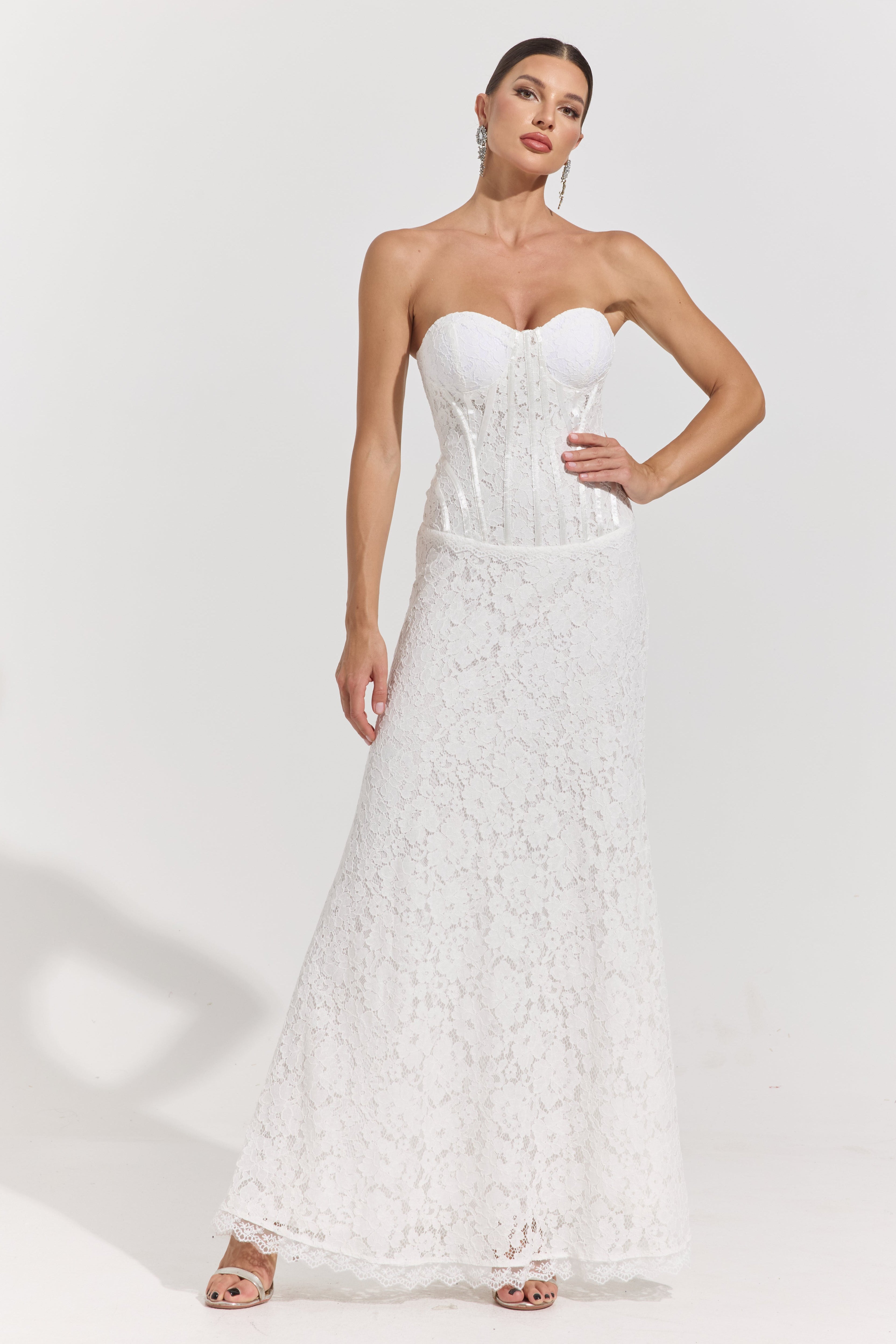 Robe longue de mariée corset en dentelle Alayna