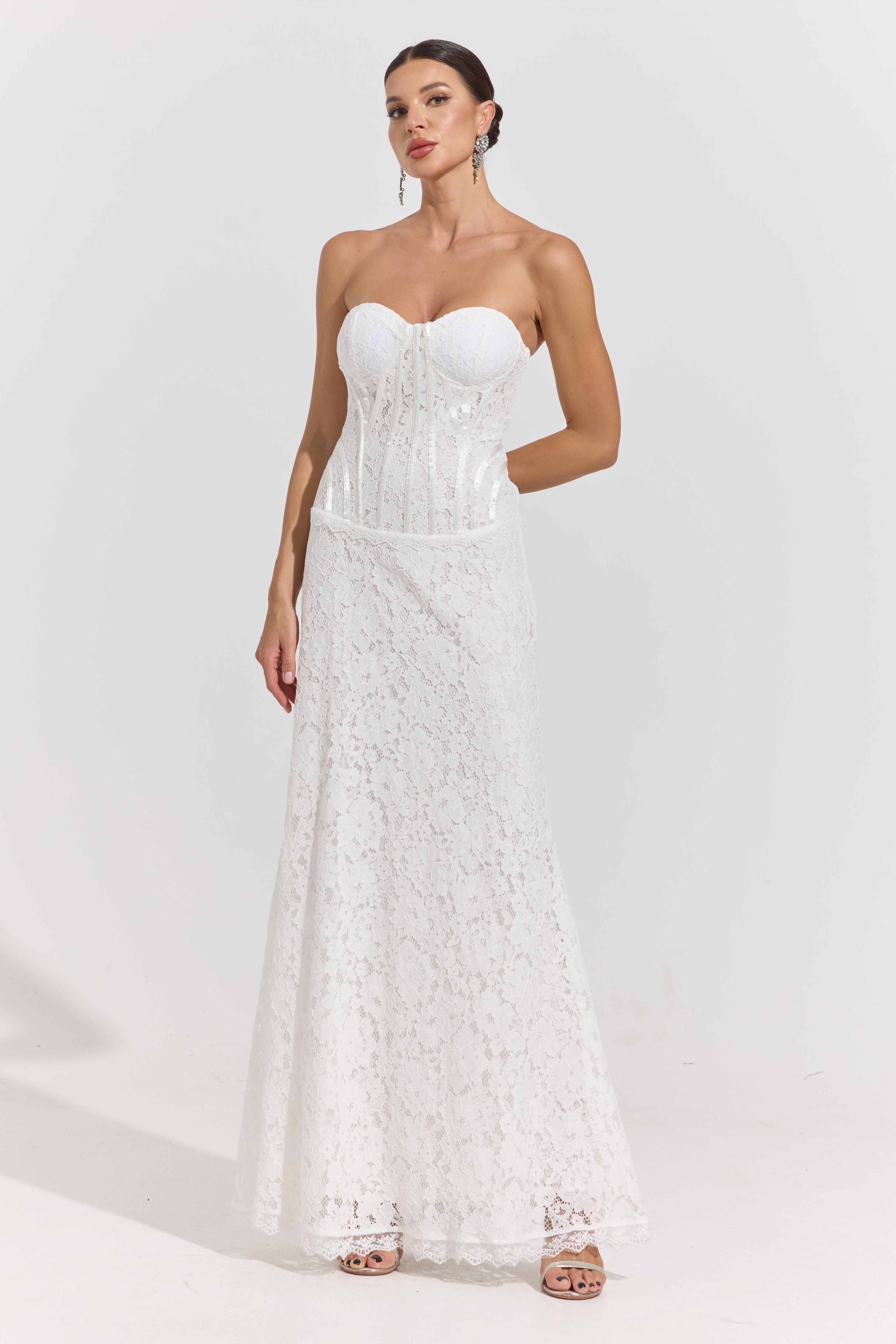 Robe longue de mariée corset en dentelle Alayna