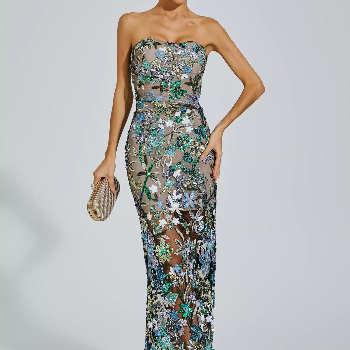 leanna blue flower embroidered maxi dress Leanna Blue Flower Embroidered Maxi Dress From @latinamomtwins #CATCHALL #OOTD #PARTY #dress